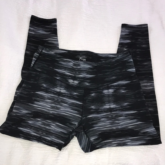 Old Navy Pants - Old Navy active wear leggings